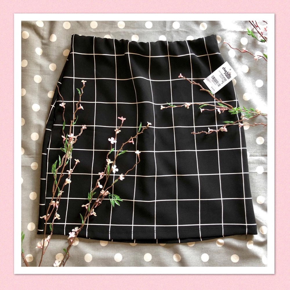 ✨4/$20✨ NWT Charlotte Russe Elastic Waist Skirt